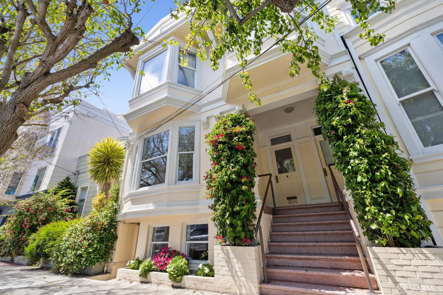 Photo #2: 425046900 Listing 