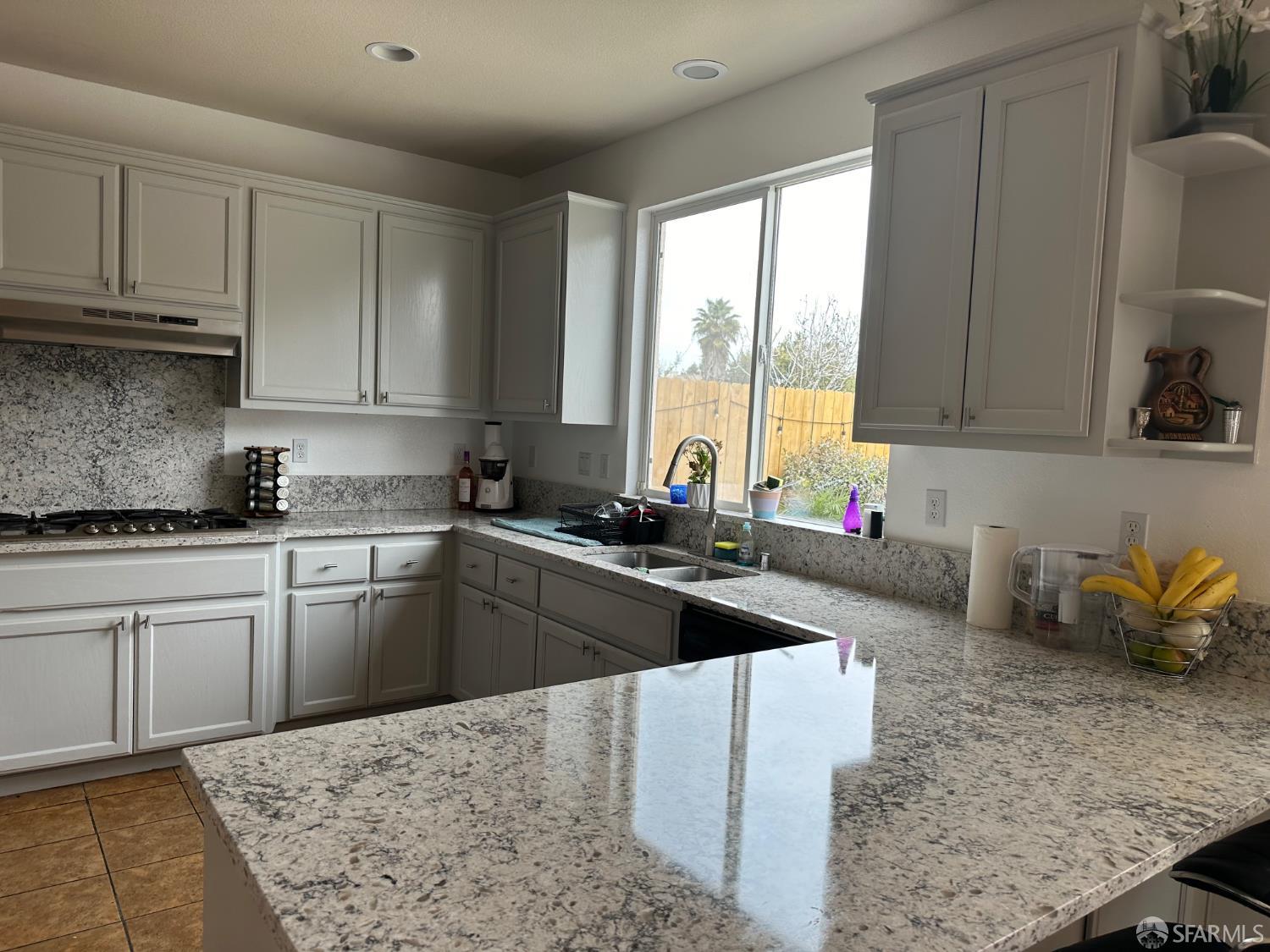 Detail Gallery Image 18 of 86 For 2055 Redbud Way, Antioch,  CA 94509 - 3 Beds | 2/1 Baths
