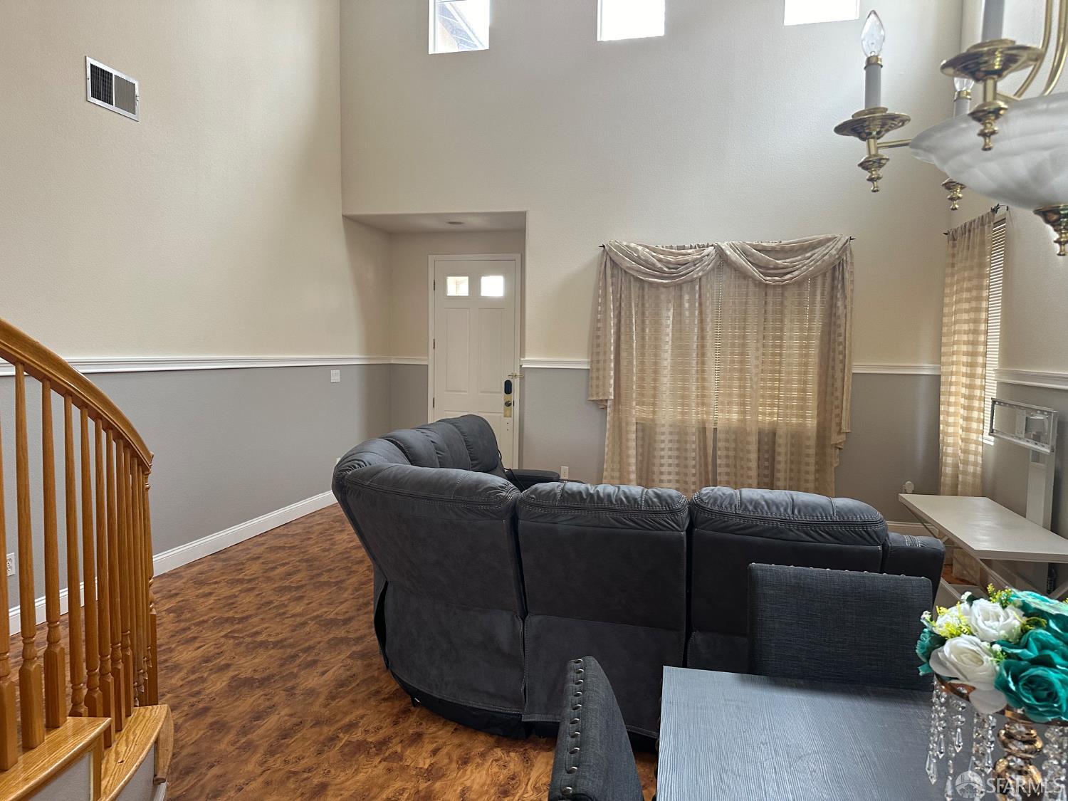 Detail Gallery Image 7 of 86 For 2055 Redbud Way, Antioch,  CA 94509 - 3 Beds | 2/1 Baths