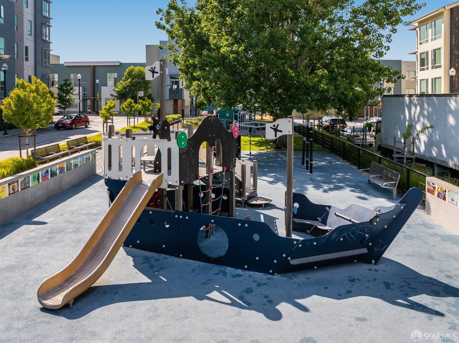 Detail Gallery Image 55 of 72 For 272 Coleman St, San Francisco,  CA 94124 - 3 Beds | 2/1 Baths