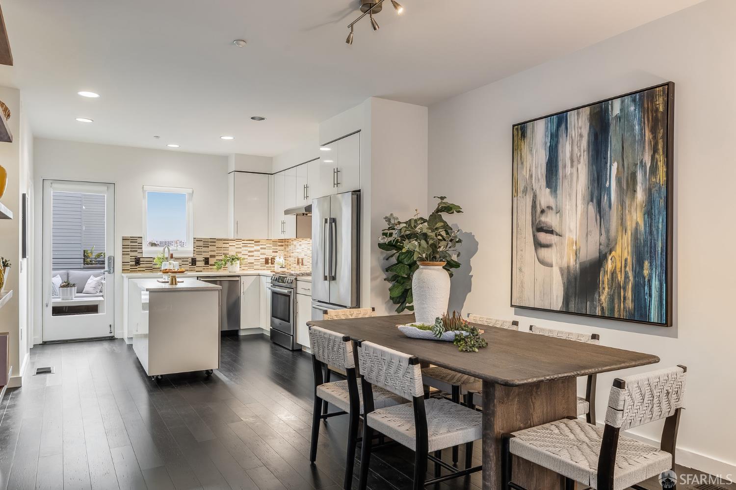 Detail Gallery Image 17 of 72 For 272 Coleman St, San Francisco,  CA 94124 - 3 Beds | 2/1 Baths