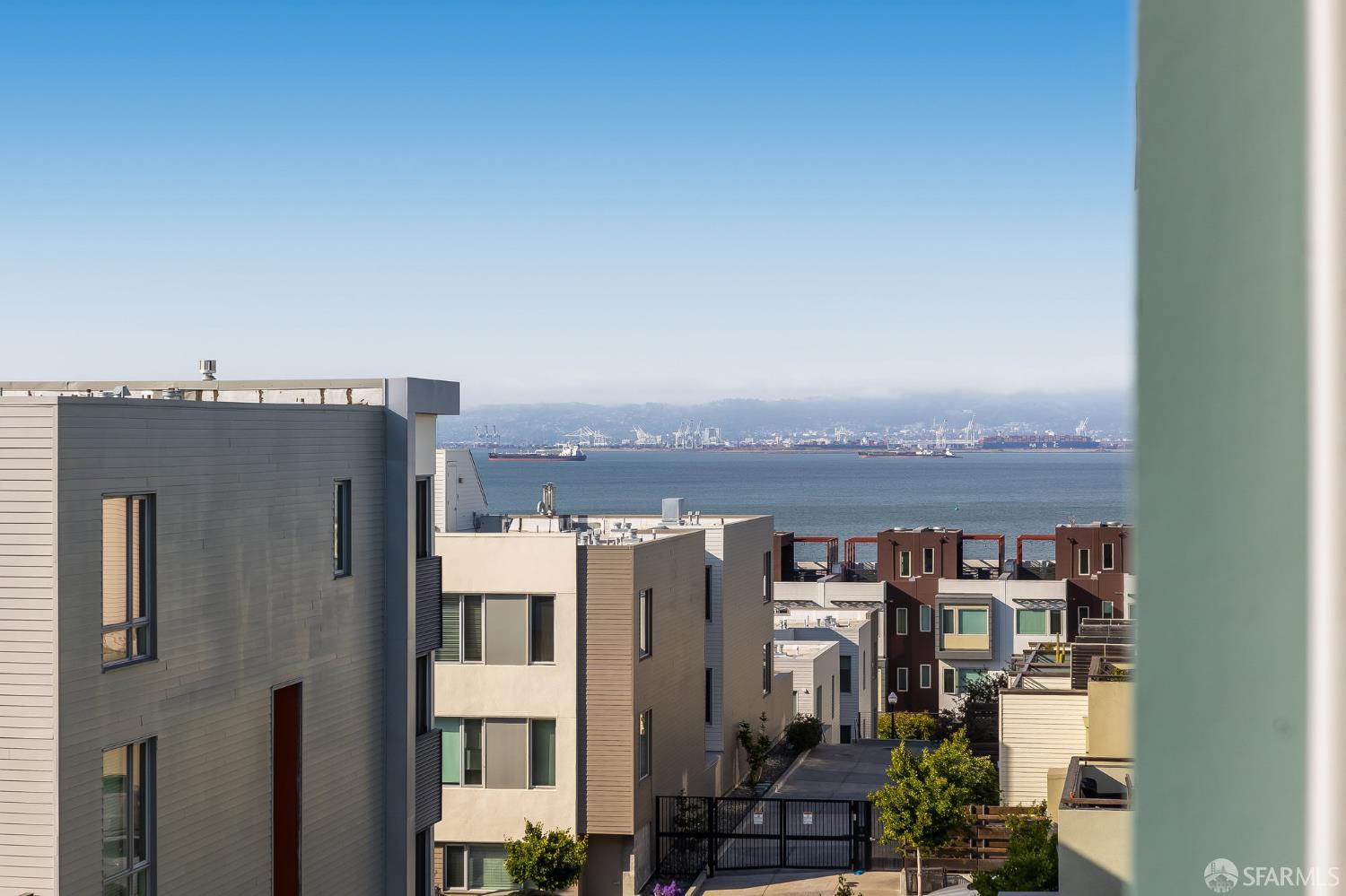 Detail Gallery Image 32 of 72 For 272 Coleman St, San Francisco,  CA 94124 - 3 Beds | 2/1 Baths