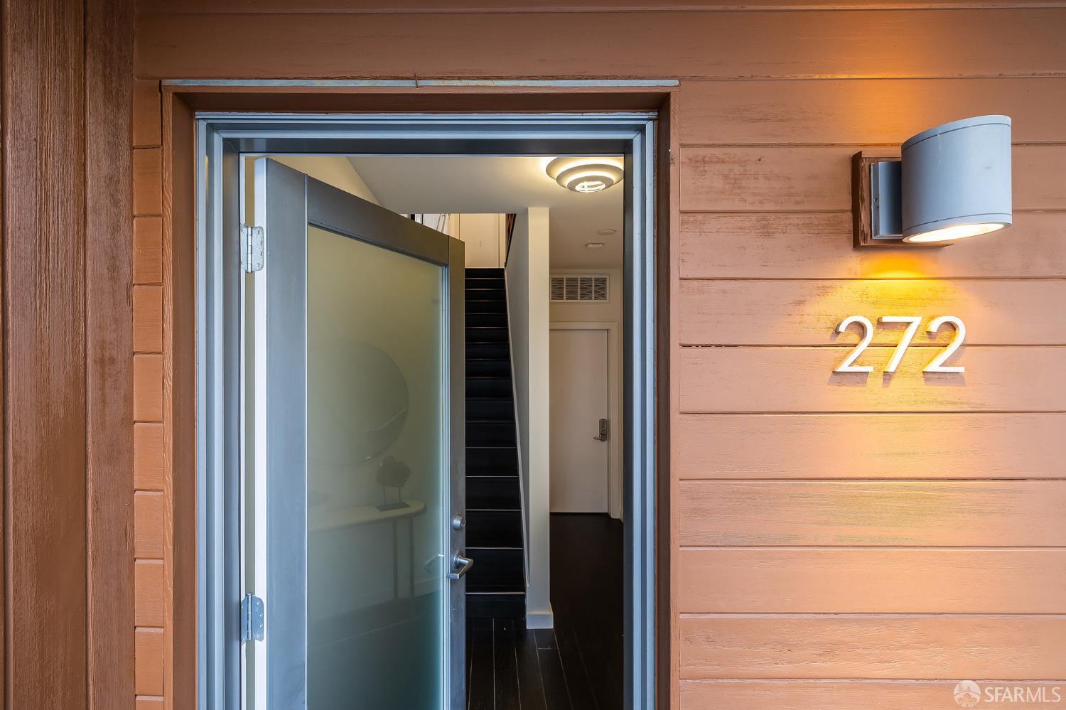 Detail Gallery Image 8 of 72 For 272 Coleman St, San Francisco,  CA 94124 - 3 Beds | 2/1 Baths