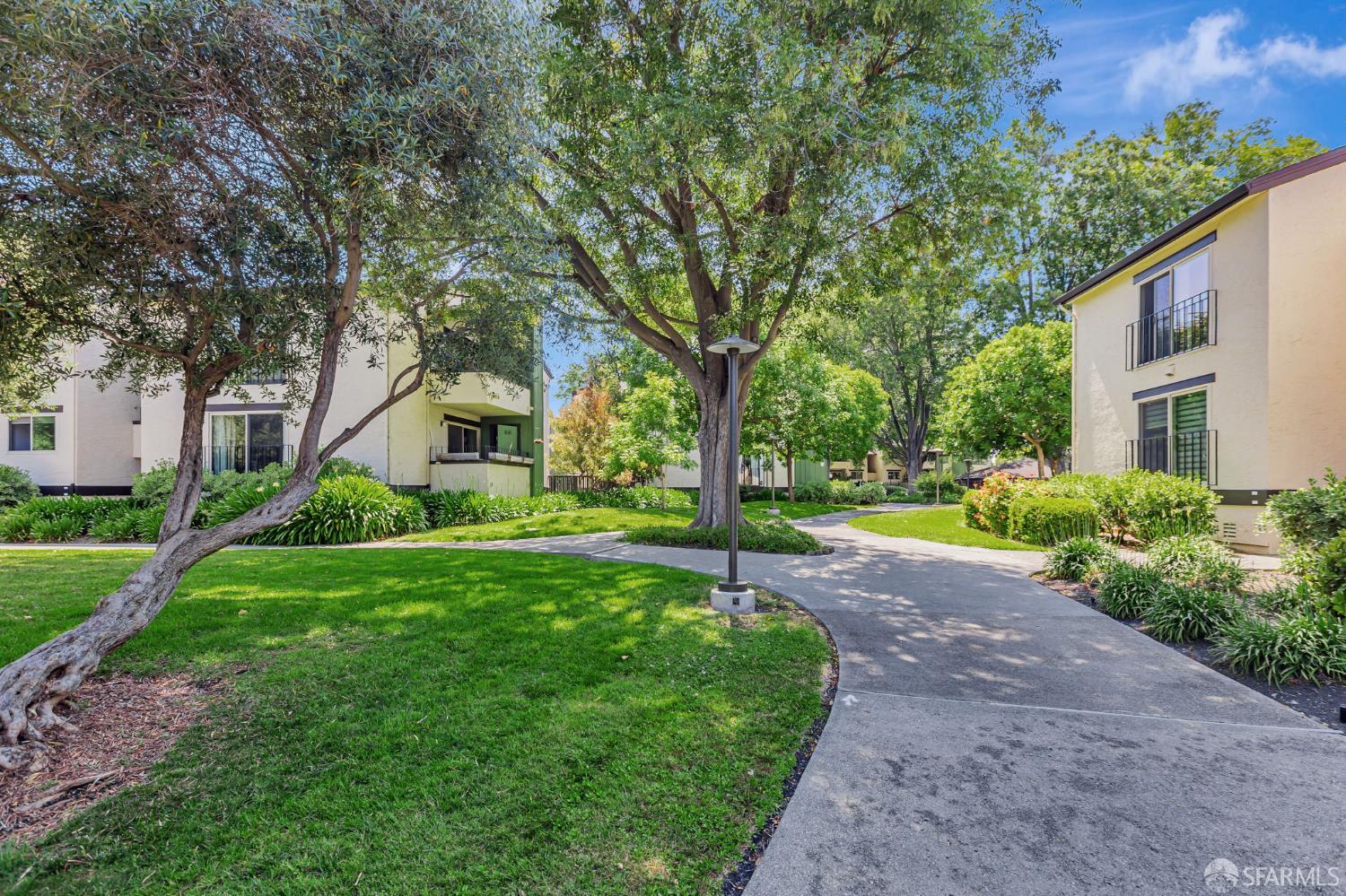 Detail Gallery Image 33 of 43 For 777 San Antonio Rd #14,  Palo Alto,  CA 94303 - 2 Beds | 1 Baths