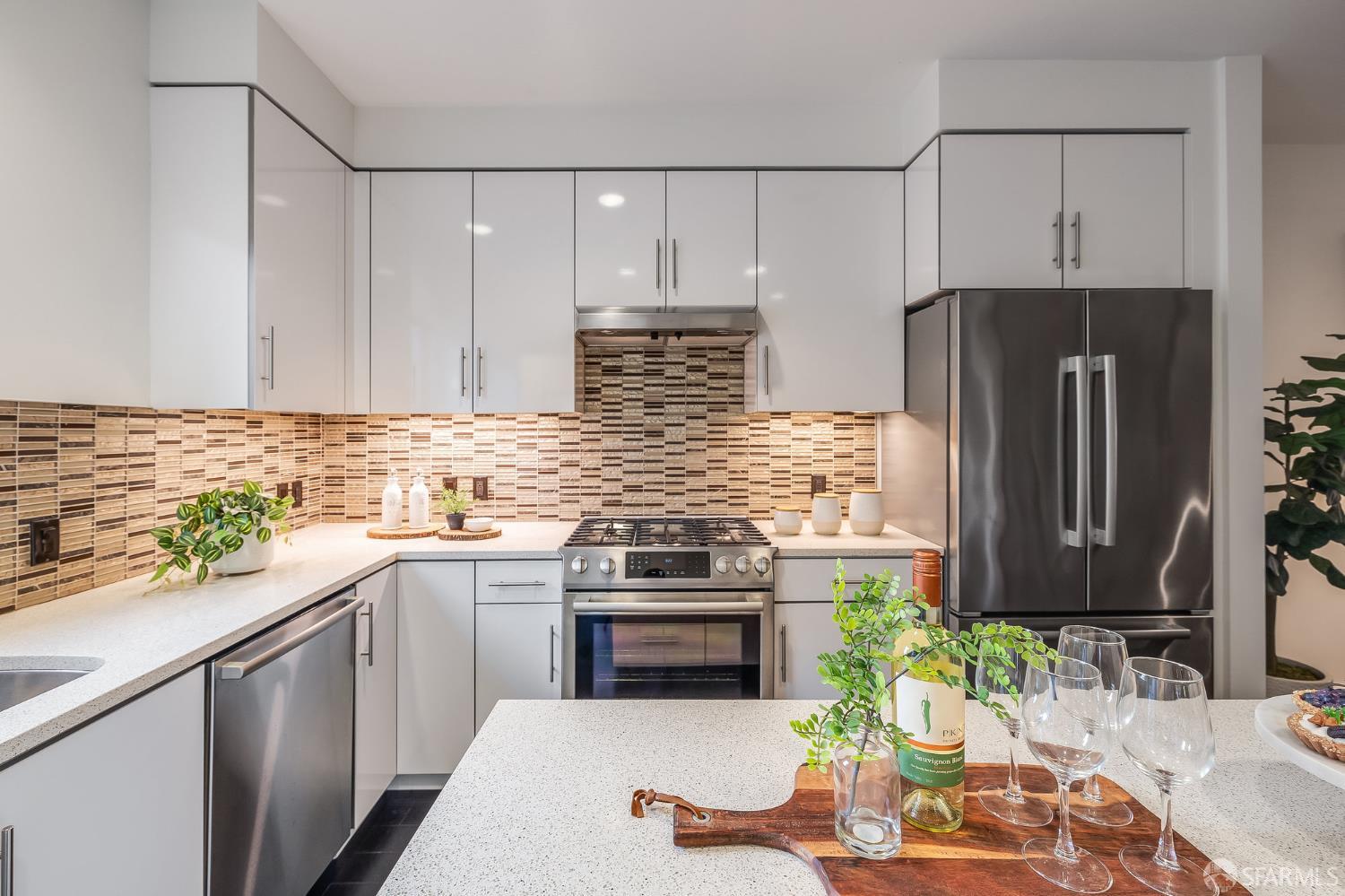 Detail Gallery Image 21 of 72 For 272 Coleman St, San Francisco,  CA 94124 - 3 Beds | 2/1 Baths
