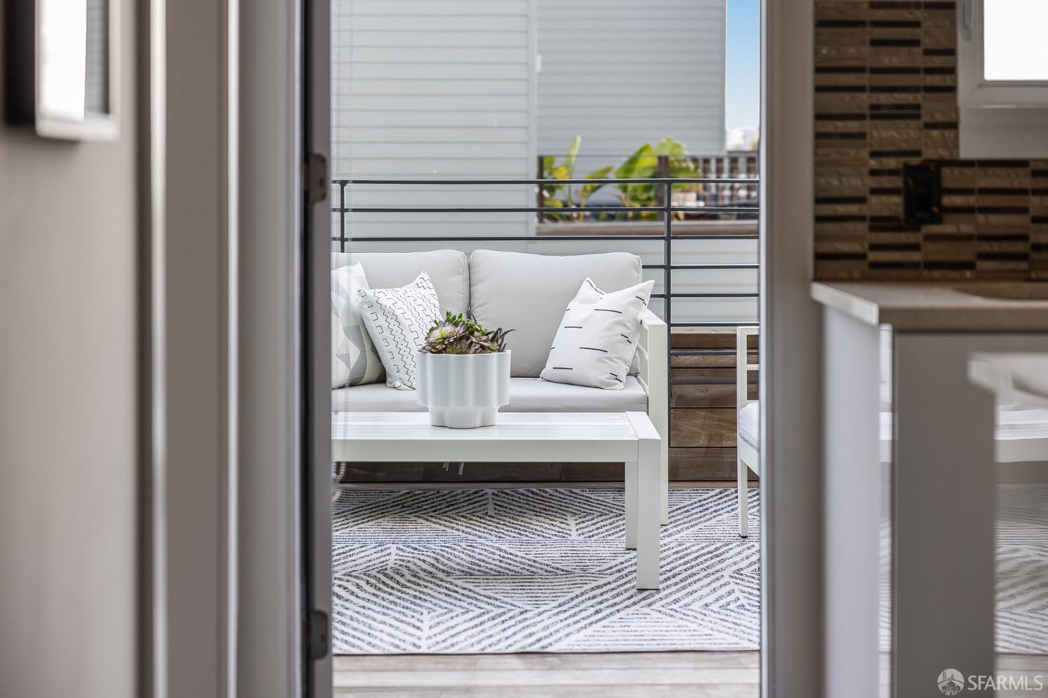 Detail Gallery Image 22 of 72 For 272 Coleman St, San Francisco,  CA 94124 - 3 Beds | 2/1 Baths