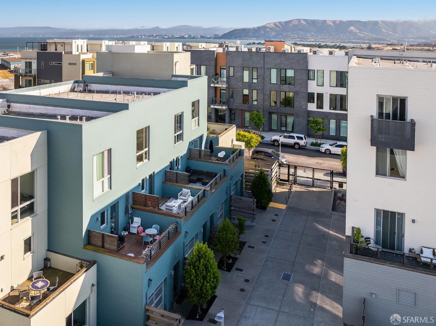 Detail Gallery Image 49 of 72 For 272 Coleman St, San Francisco,  CA 94124 - 3 Beds | 2/1 Baths