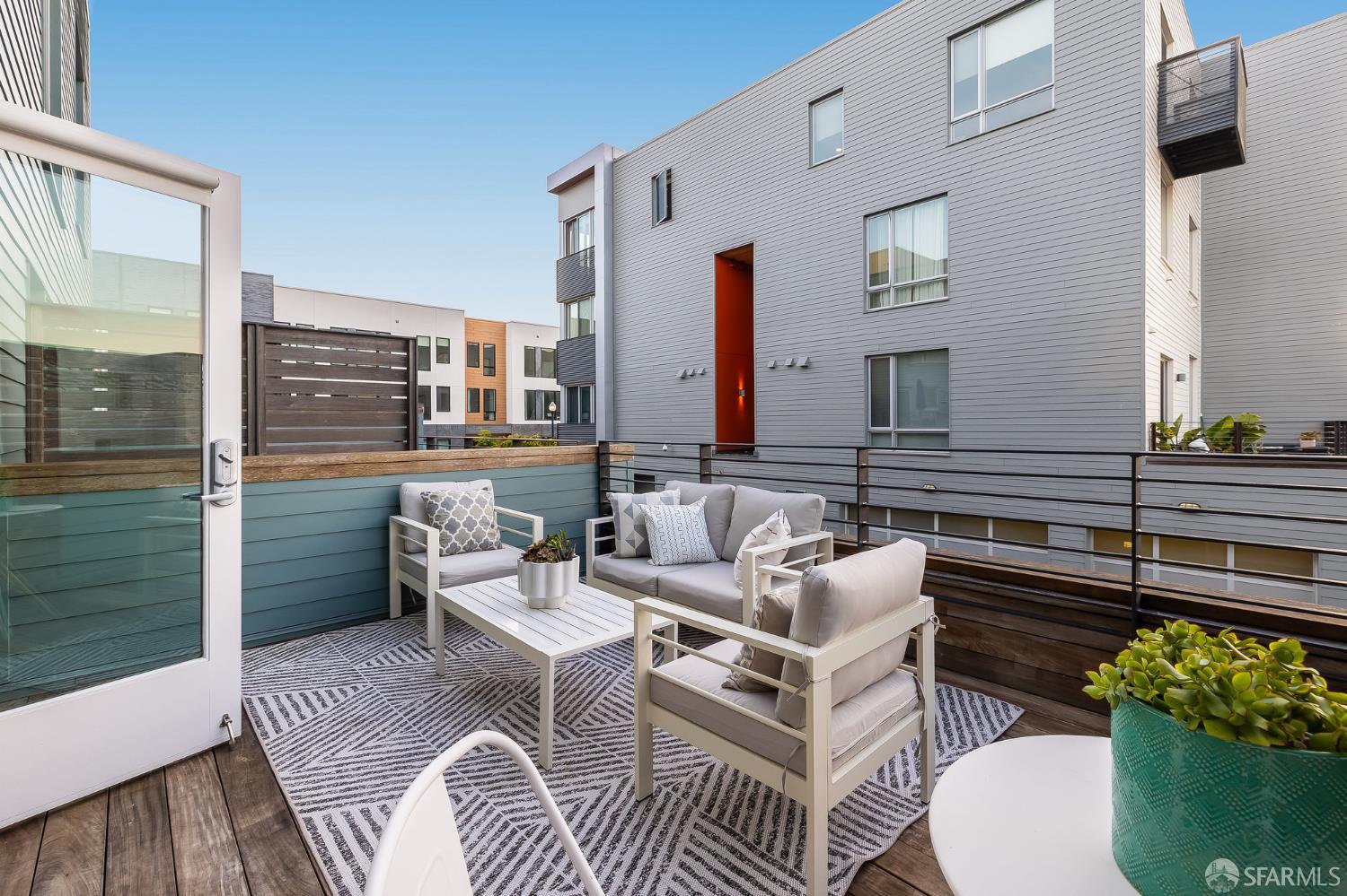 Detail Gallery Image 24 of 72 For 272 Coleman St, San Francisco,  CA 94124 - 3 Beds | 2/1 Baths