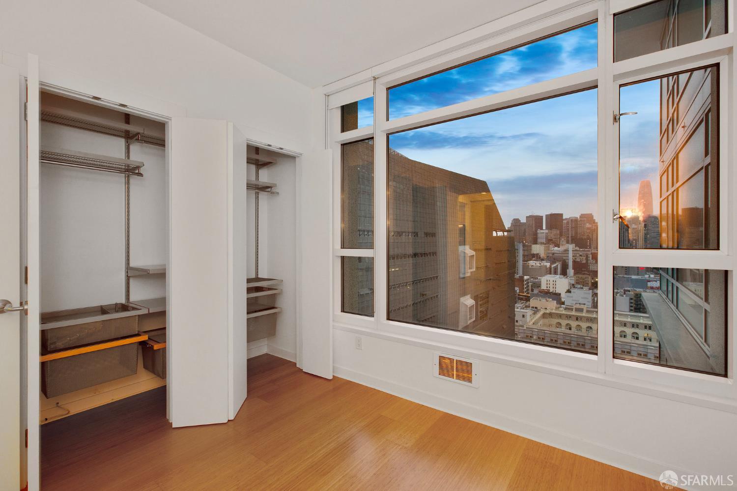 Photo #8: 425047884 Listing: Photo #8