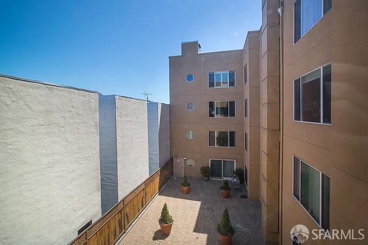 Photo #12: 425047878 Listing: Photo #12