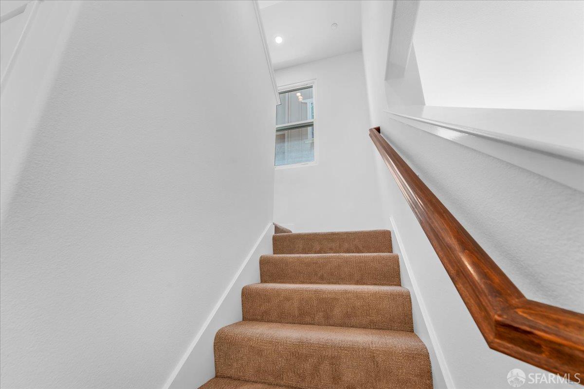Detail Gallery Image 16 of 45 For 114 Emerald Cove Ter, San Francisco,  CA 94134 - 4 Beds | 3 Baths