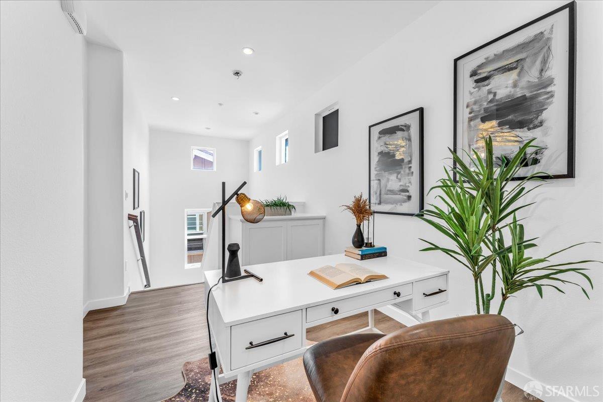 Detail Gallery Image 32 of 45 For 114 Emerald Cove Ter, San Francisco,  CA 94134 - 4 Beds | 3 Baths