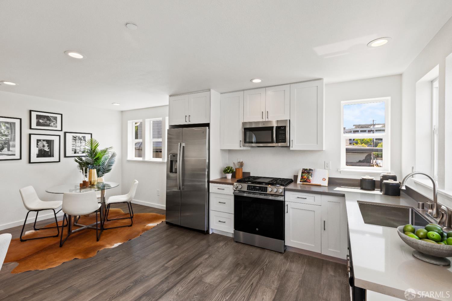 Detail Gallery Image 6 of 27 For 528 32nd St, Oakland,  CA 94609 - 3 Beds | 2 Baths