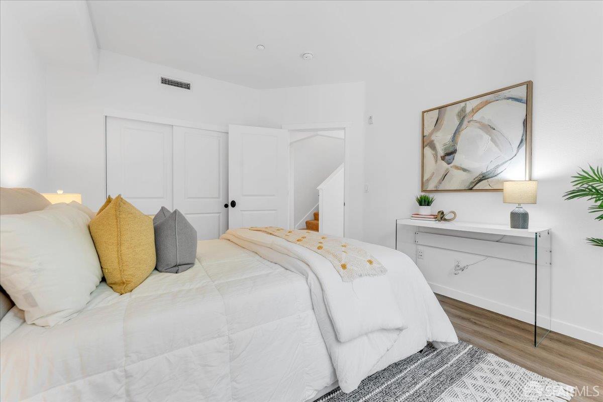 Detail Gallery Image 15 of 45 For 114 Emerald Cove Ter, San Francisco,  CA 94134 - 4 Beds | 3 Baths