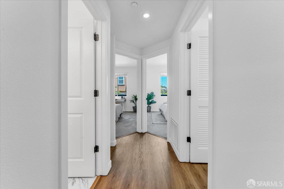 Detail Gallery Image 18 of 45 For 114 Emerald Cove Ter, San Francisco,  CA 94134 - 4 Beds | 3 Baths