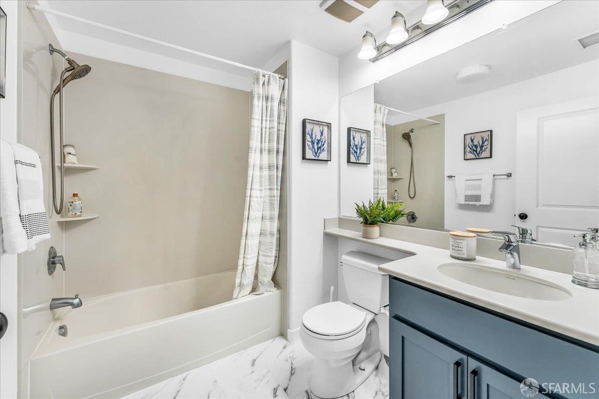 Detail Gallery Image 12 of 45 For 114 Emerald Cove Ter, San Francisco,  CA 94134 - 4 Beds | 3 Baths