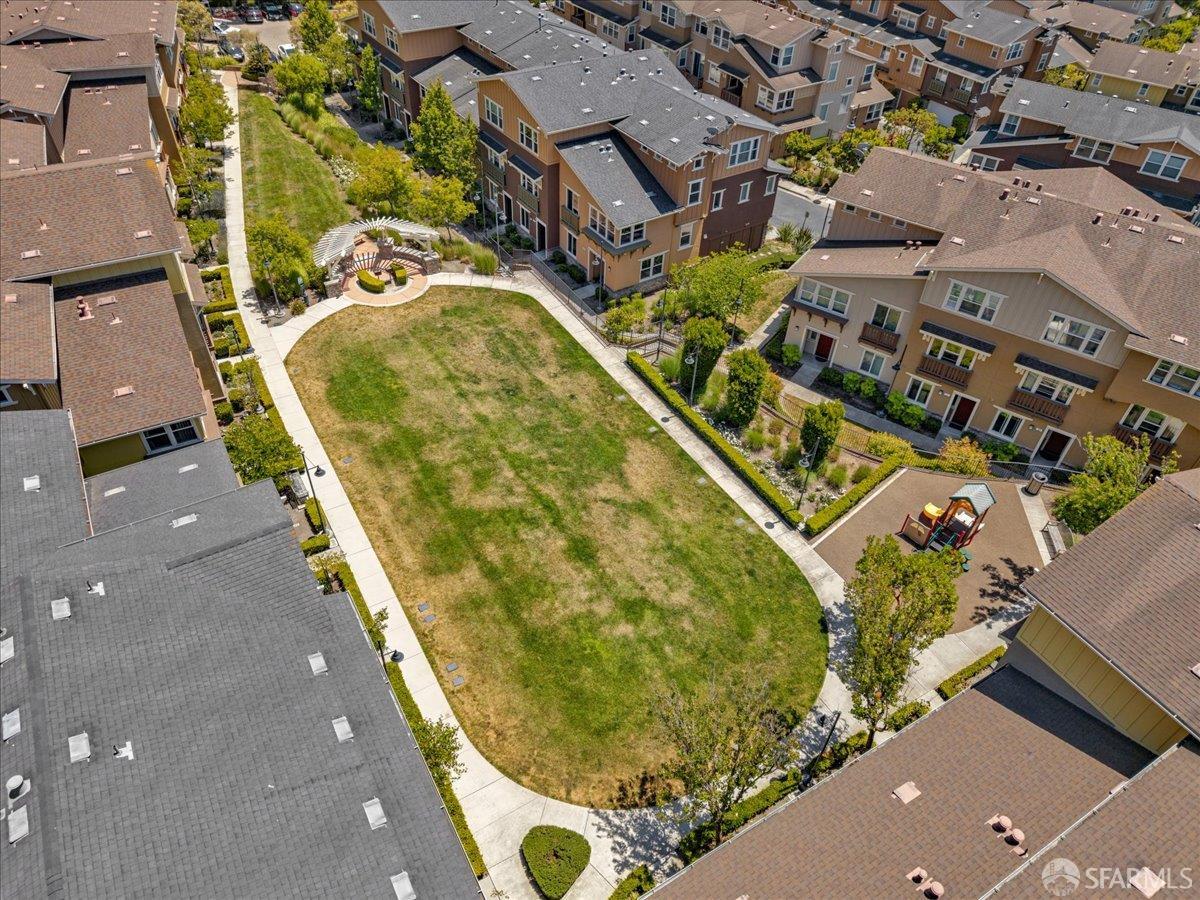 Detail Gallery Image 43 of 45 For 114 Emerald Cove Ter, San Francisco,  CA 94134 - 4 Beds | 3 Baths