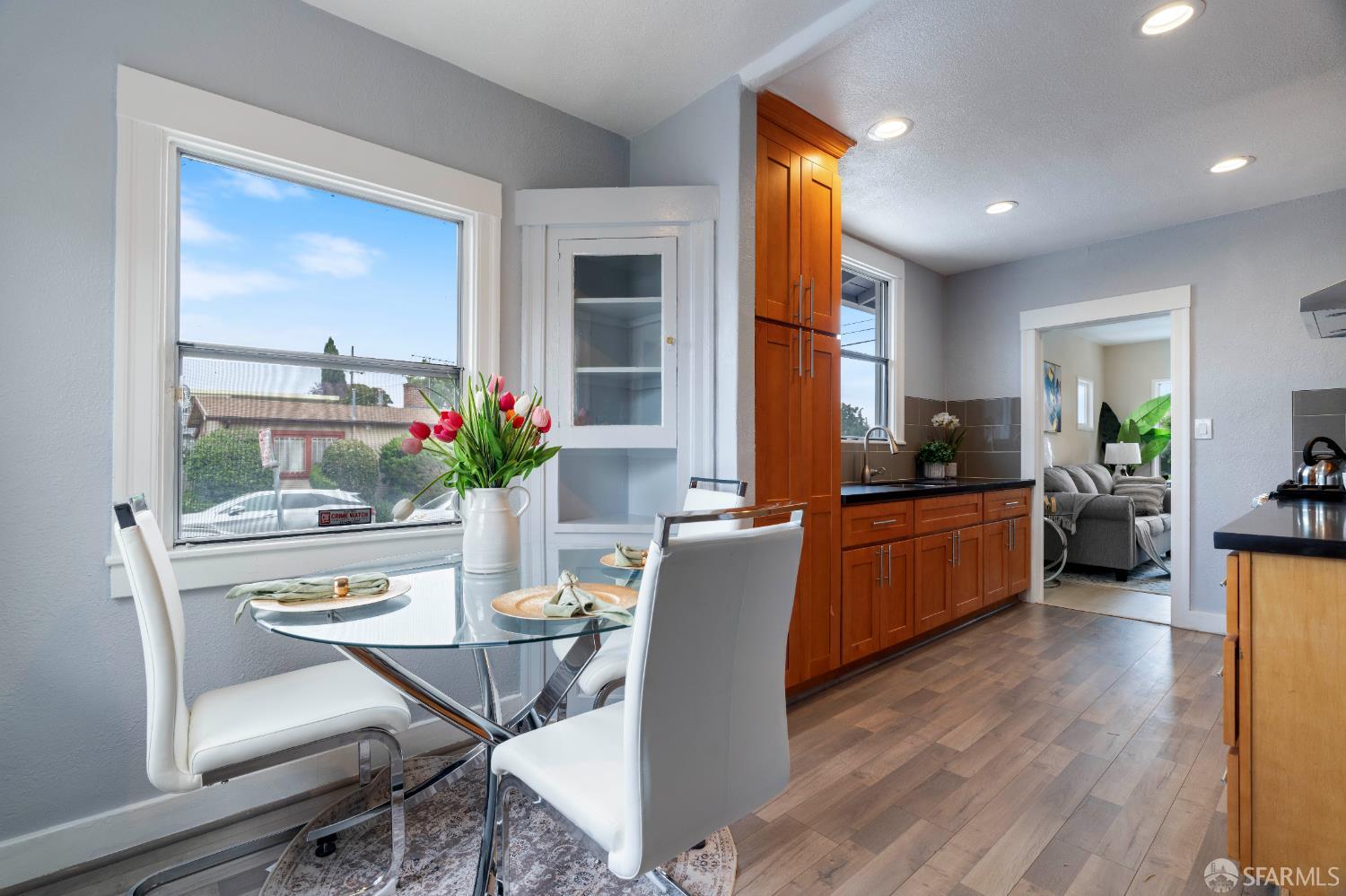 Detail Gallery Image 13 of 22 For 3644 Redding St, Oakland,  CA 94619 - 2 Beds | 1 Baths