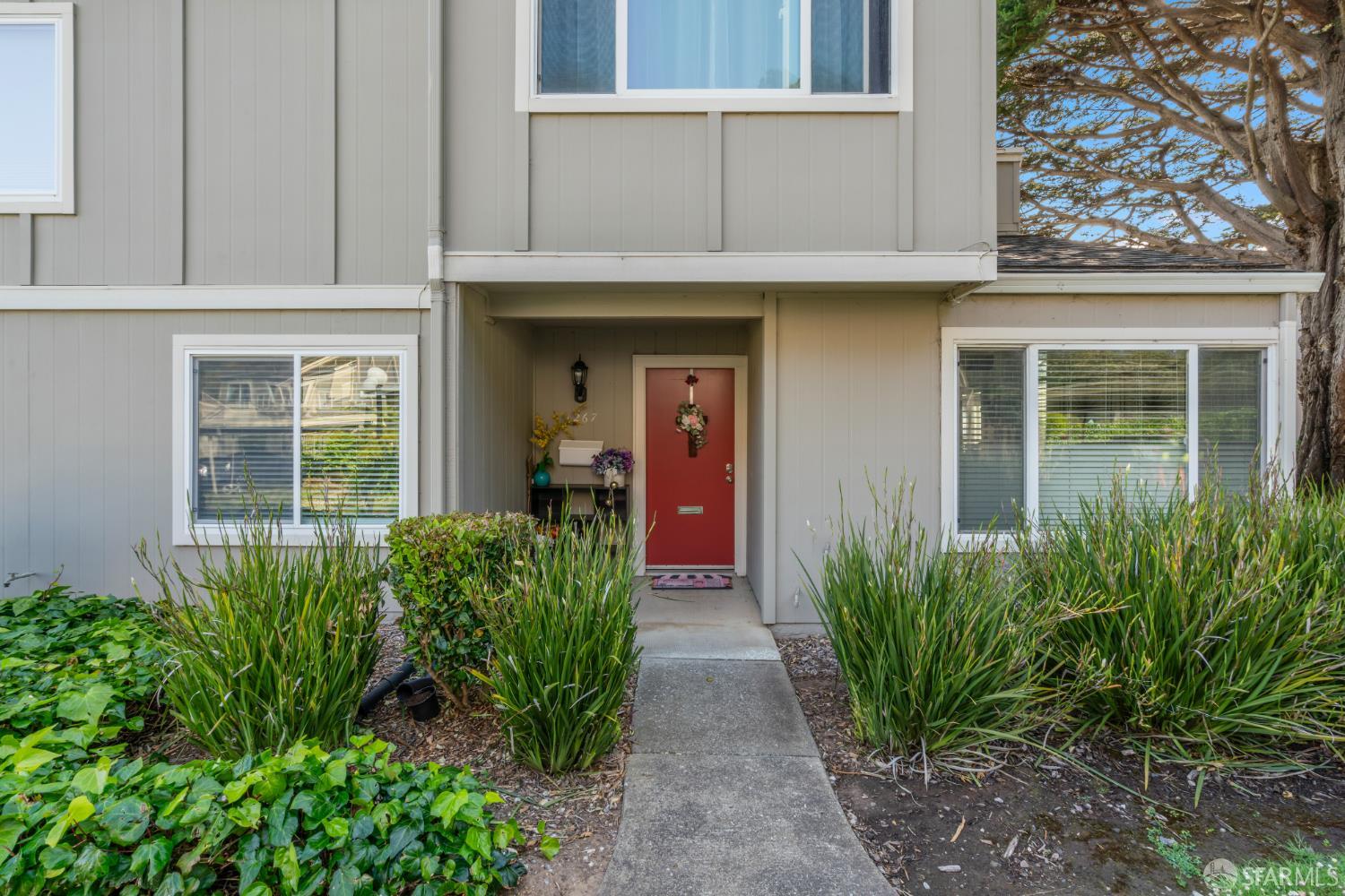 Photo #3: 425048222 Listing 