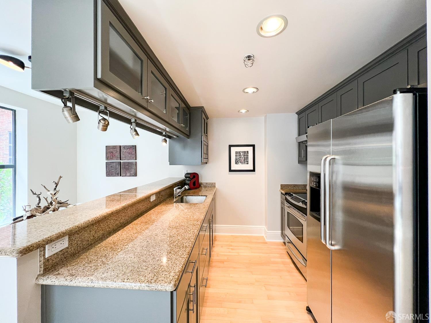 Detail Gallery Image 10 of 29 For 1 Bluxome St #317,  San Francisco,  CA 94107 - 2 Beds | 1/1 Baths