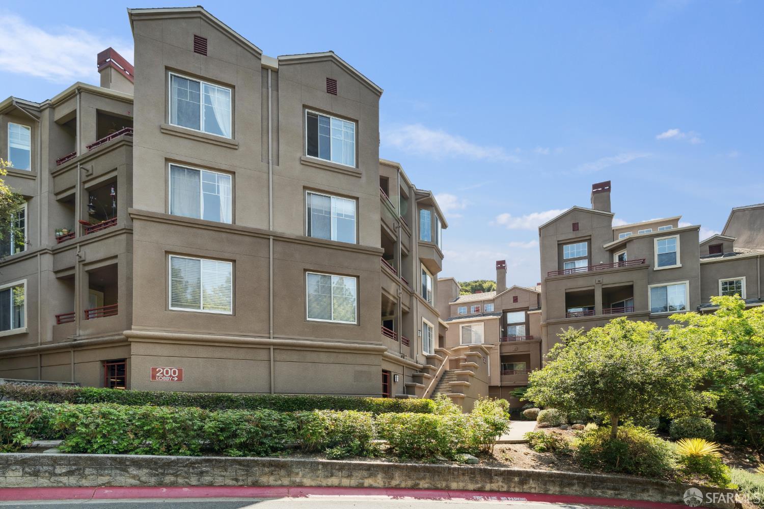 Detail Gallery Image 31 of 33 For 200 Caldecott Ln #208,  Oakland,  CA 94618 - 2 Beds | 2 Baths
