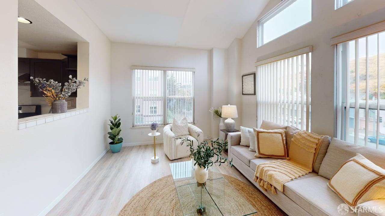 Photo #3: 425015614 Listing 