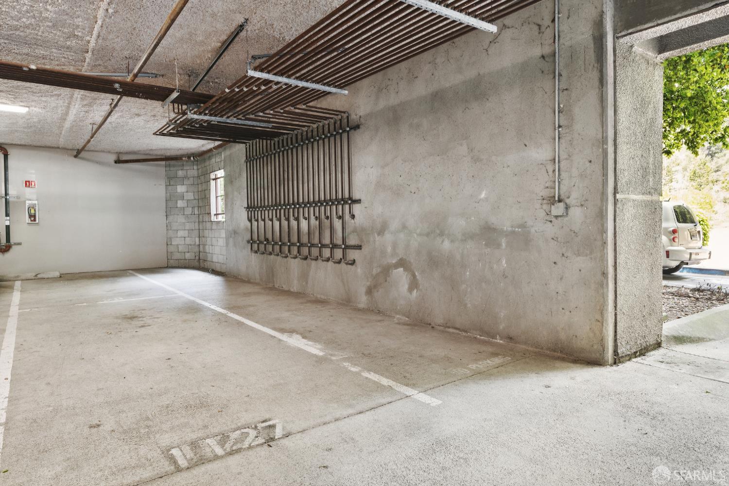 Detail Gallery Image 29 of 33 For 200 Caldecott Ln #208,  Oakland,  CA 94618 - 2 Beds | 2 Baths