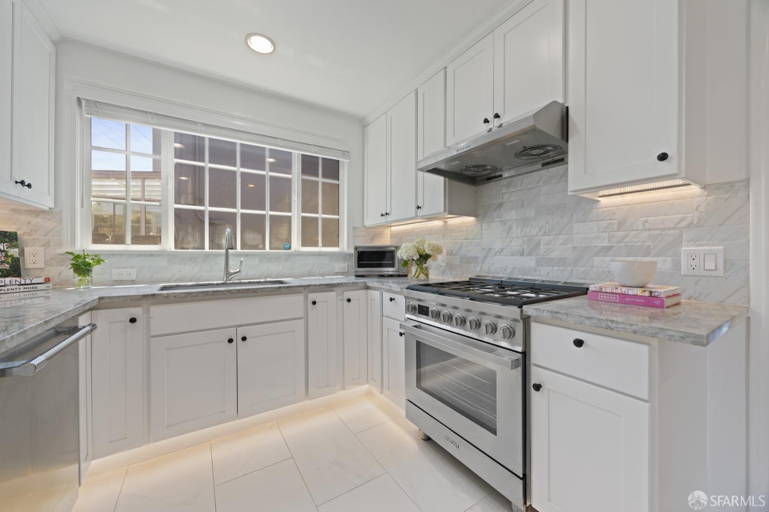 Detail Gallery Image 22 of 31 For 27 Fairway Dr, Daly City,  CA 94015 - 2 Beds | 1 Baths