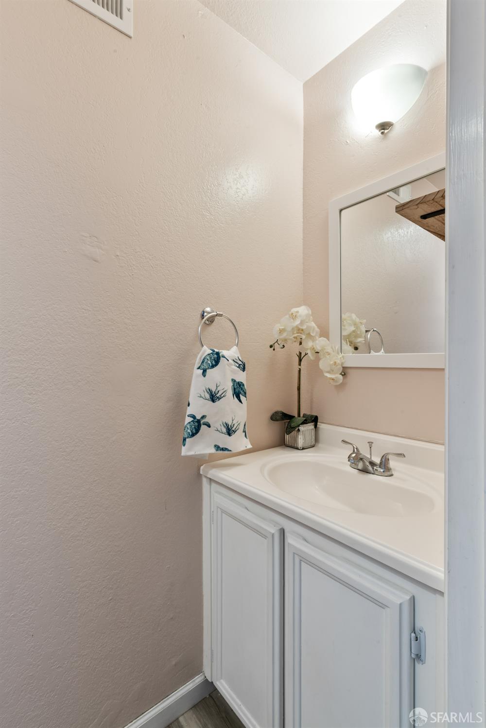 Detail Gallery Image 26 of 46 For 1267 Rosita Rd, Pacifica,  CA 94044 - 2 Beds | 1/1 Baths