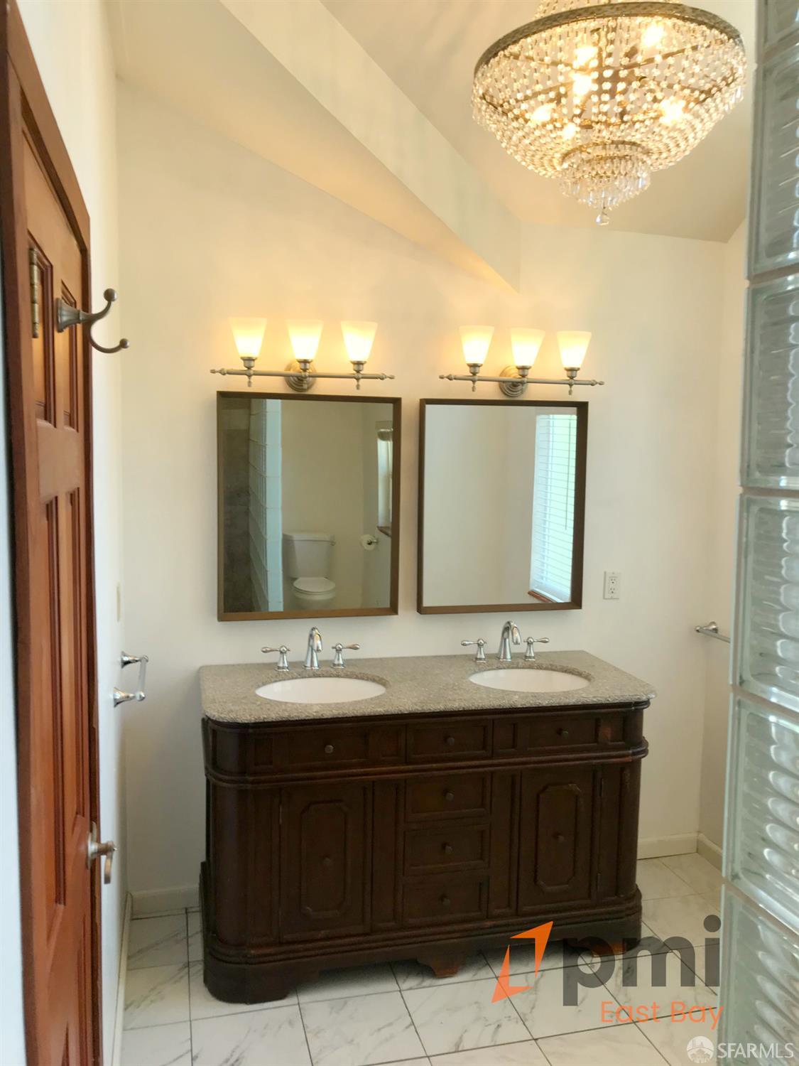 Detail Gallery Image 5 of 21 For 539 Palms Dr, Martinez,  CA 94553 - 4 Beds | 3 Baths