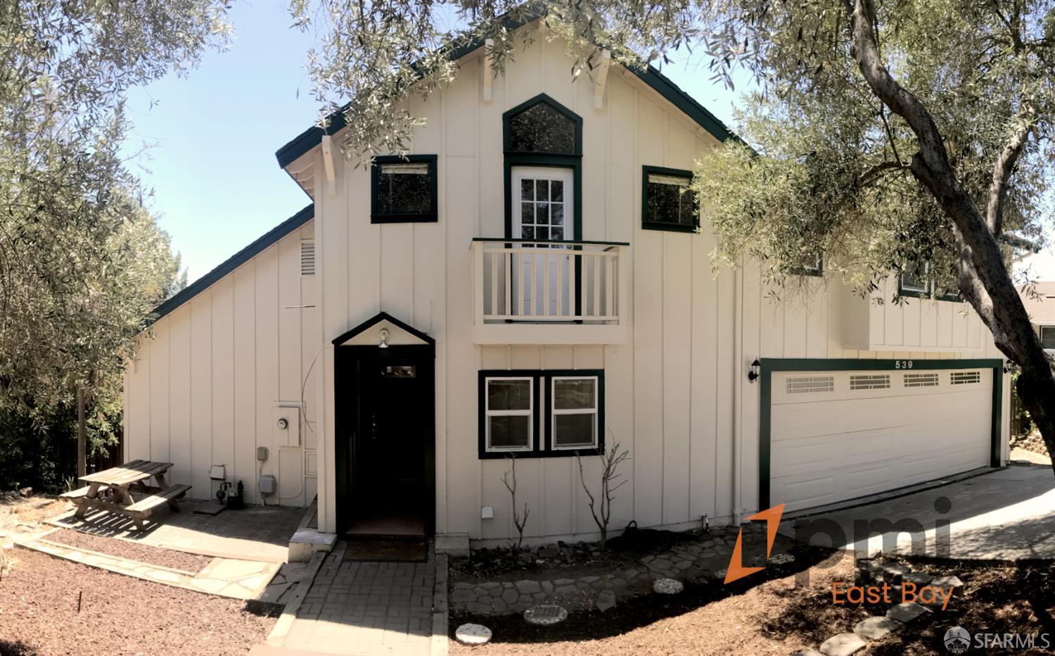 Detail Gallery Image 1 of 21 For 539 Palms Dr, Martinez,  CA 94553 - 4 Beds | 3 Baths