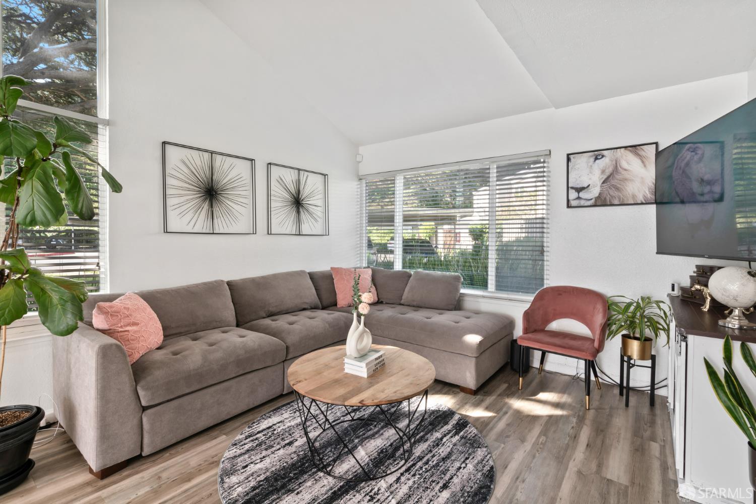 Photo #6: 425048222 Listing 