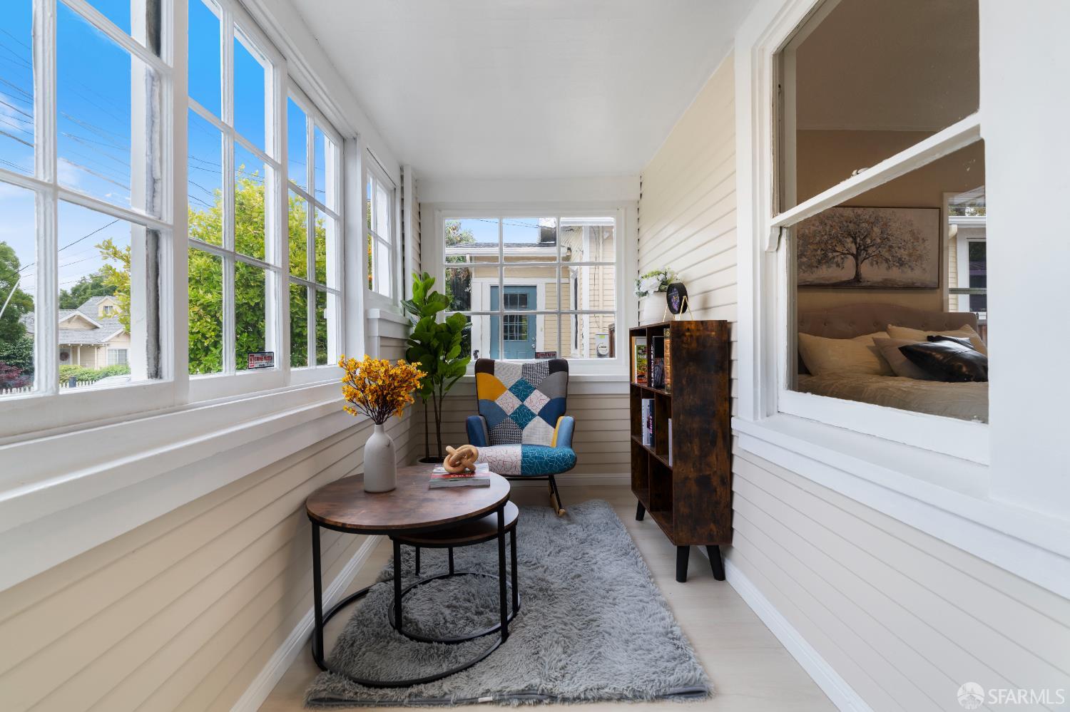Detail Gallery Image 4 of 22 For 3644 Redding St, Oakland,  CA 94619 - 2 Beds | 1 Baths