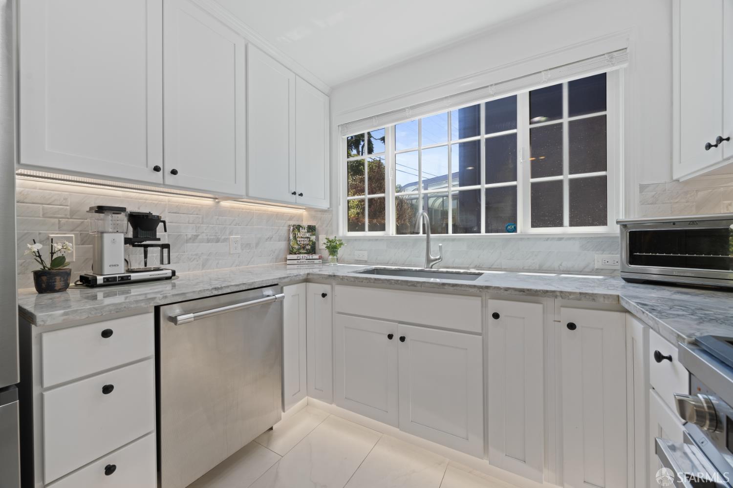 Detail Gallery Image 23 of 31 For 27 Fairway Dr, Daly City,  CA 94015 - 2 Beds | 1 Baths