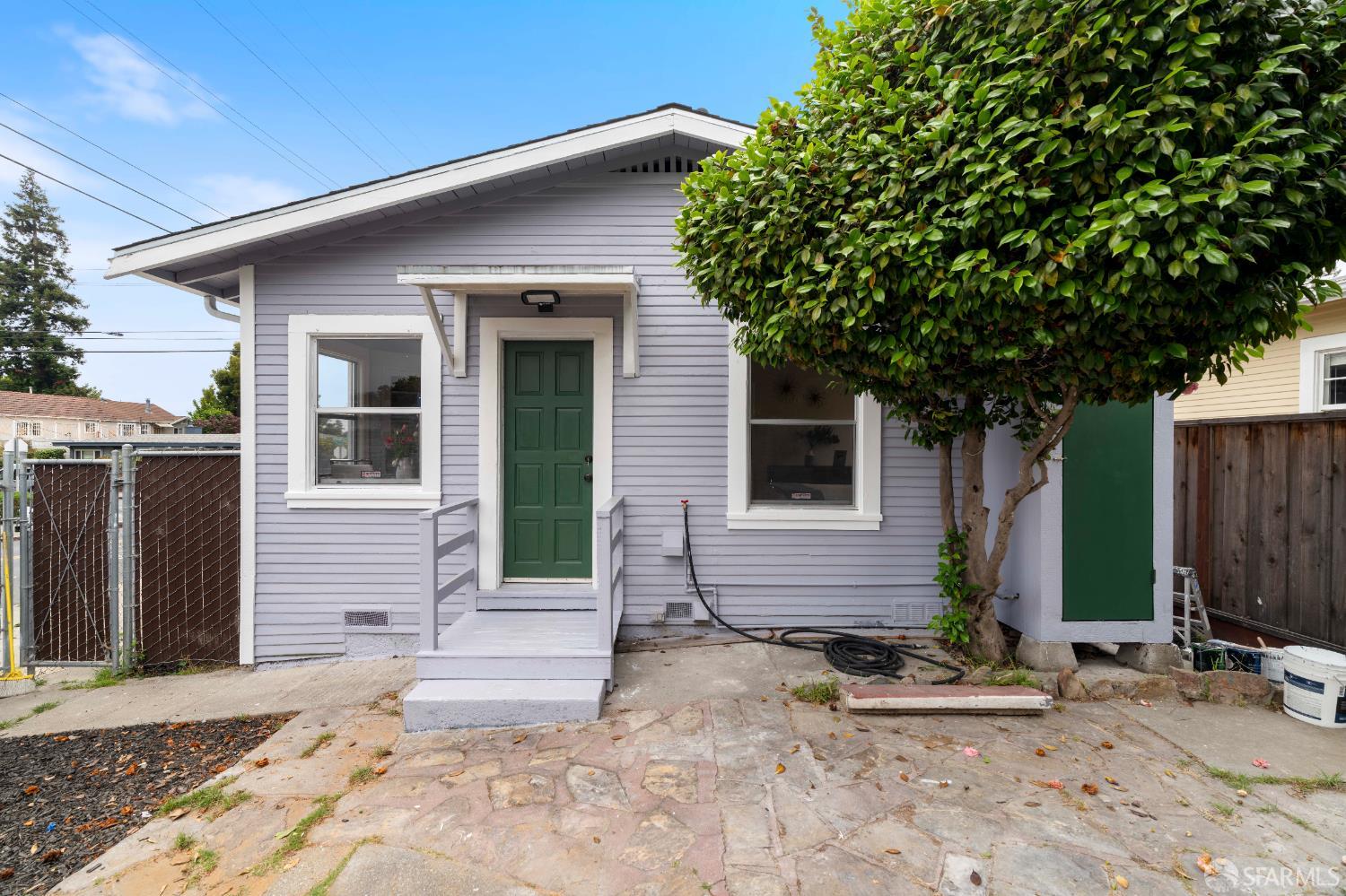 Detail Gallery Image 20 of 22 For 3644 Redding St, Oakland,  CA 94619 - 2 Beds | 1 Baths