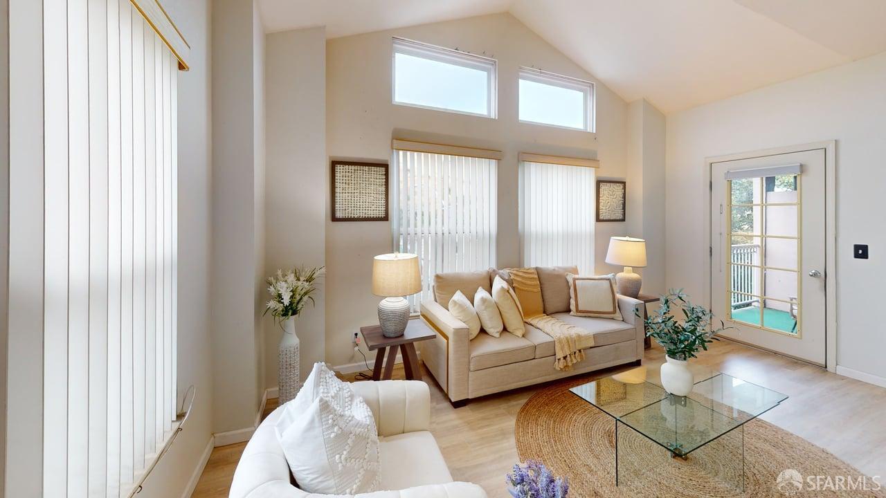 MLS: 425015614 Condo For Sale