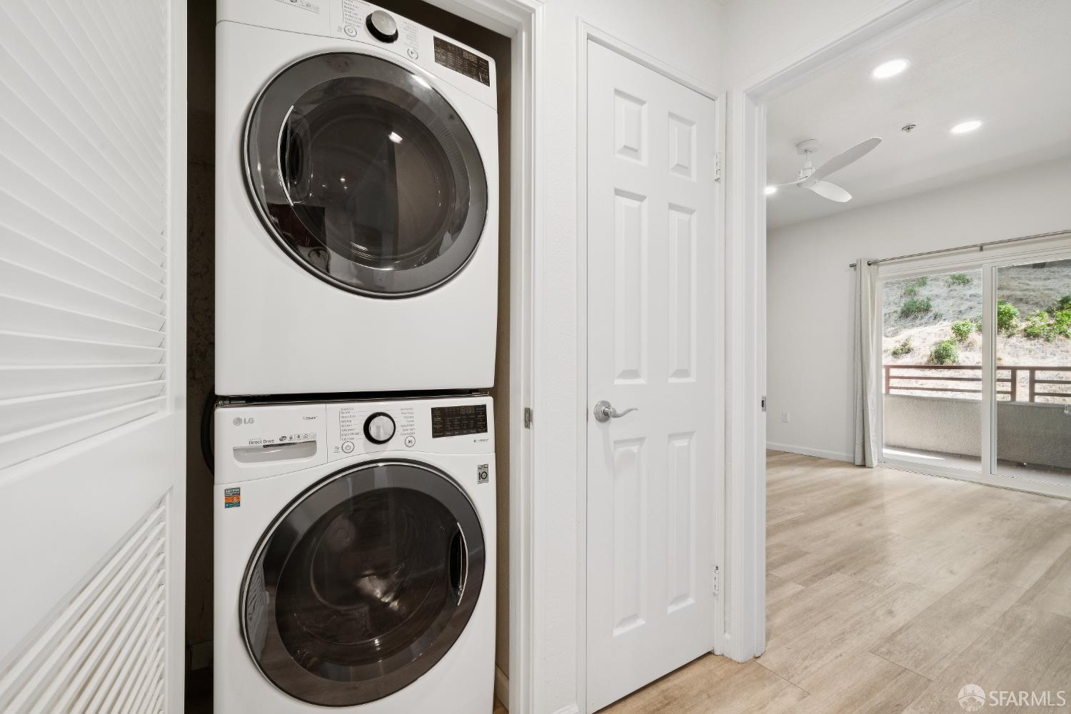 Detail Gallery Image 14 of 33 For 200 Caldecott Ln #208,  Oakland,  CA 94618 - 2 Beds | 2 Baths