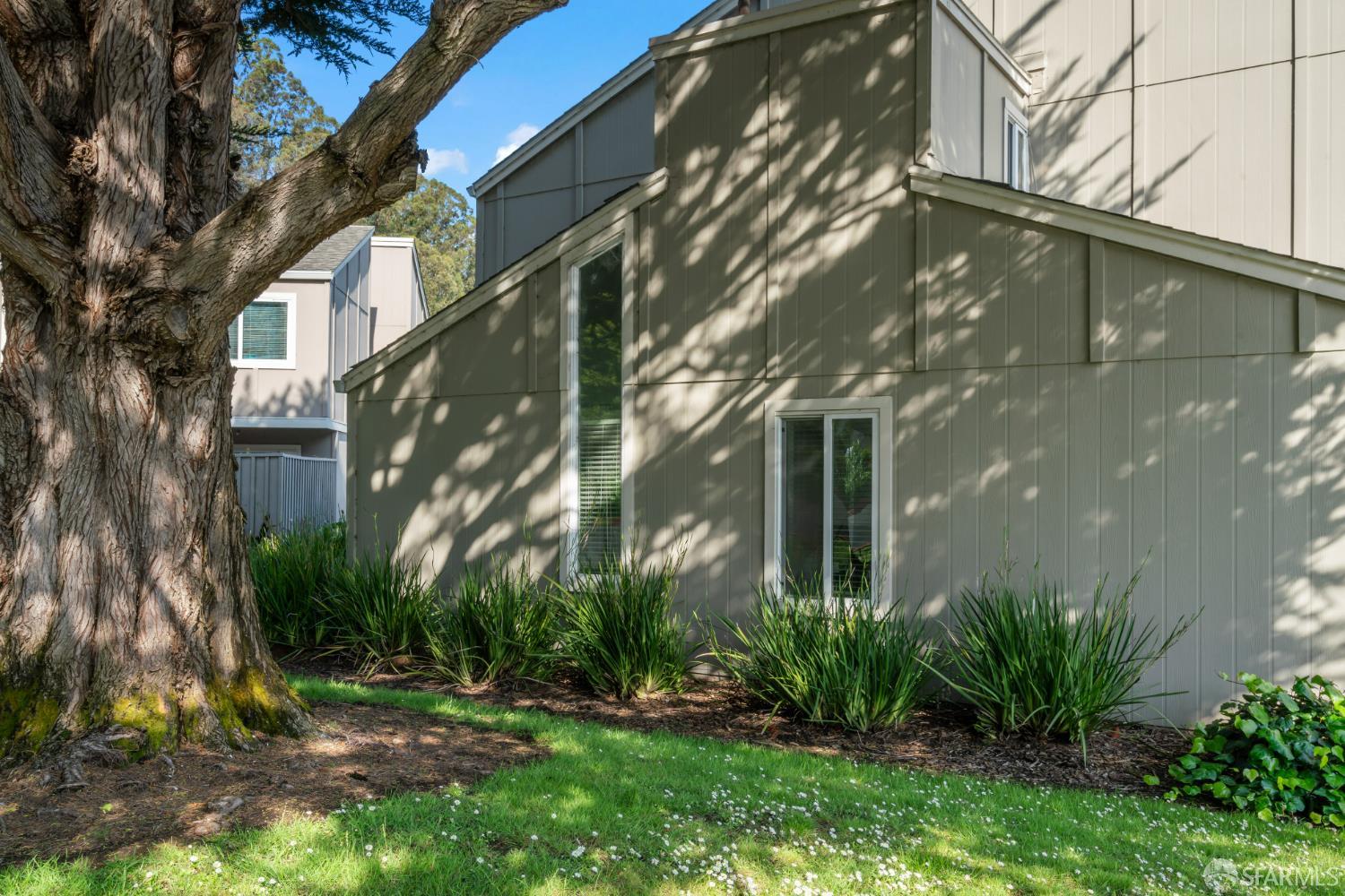 Photo #4: 425048222 Listing 