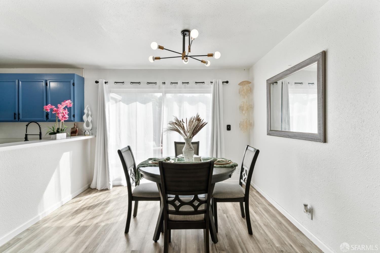 Detail Gallery Image 10 of 46 For 1267 Rosita Rd, Pacifica,  CA 94044 - 2 Beds | 1/1 Baths