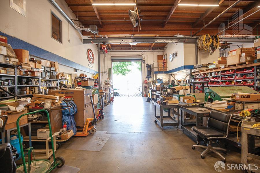 Detail Gallery Image 3 of 11 For 1385 Donner Ave, San Francisco,  CA 94124 - – Beds | – Baths