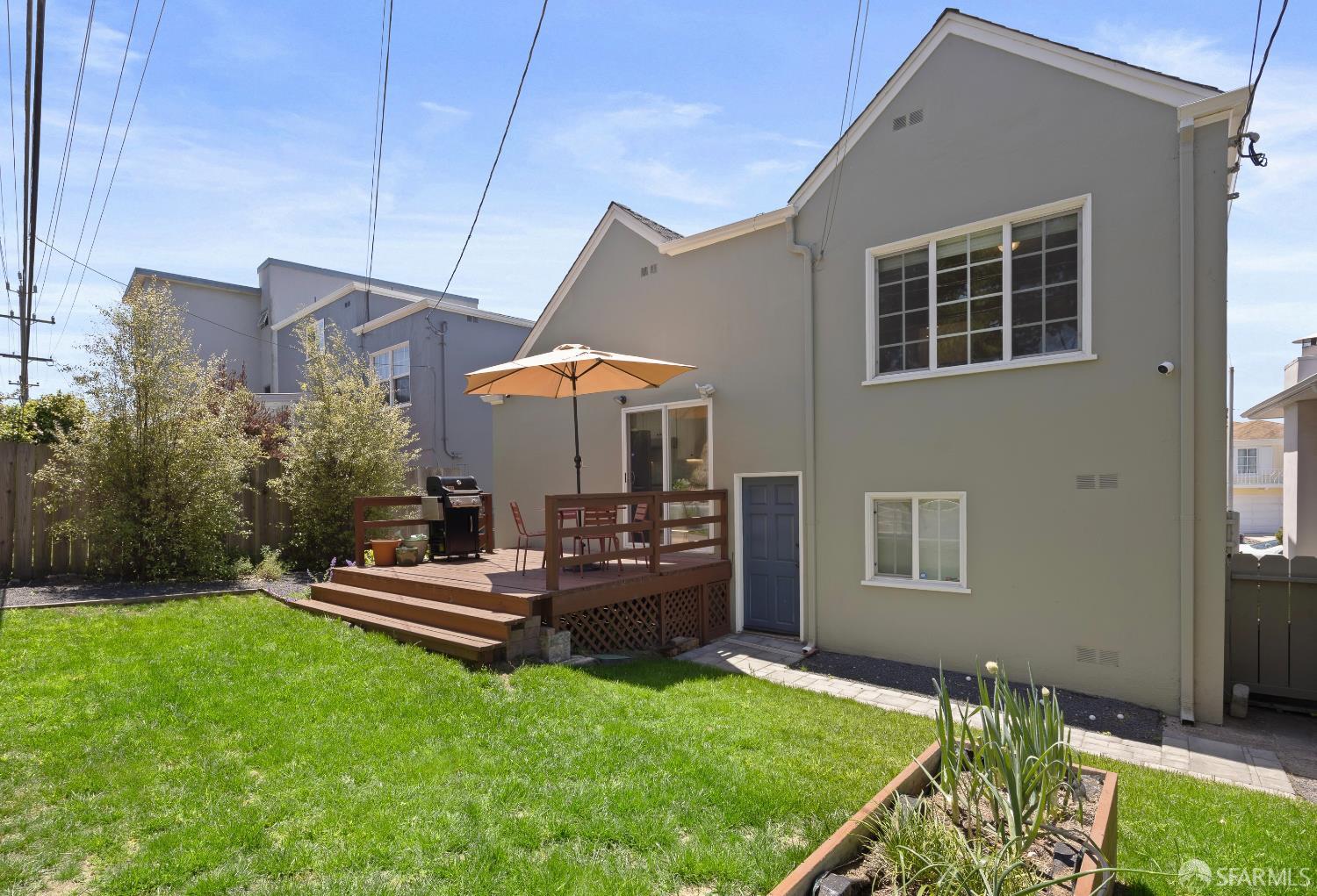 Detail Gallery Image 29 of 31 For 27 Fairway Dr, Daly City,  CA 94015 - 2 Beds | 1 Baths