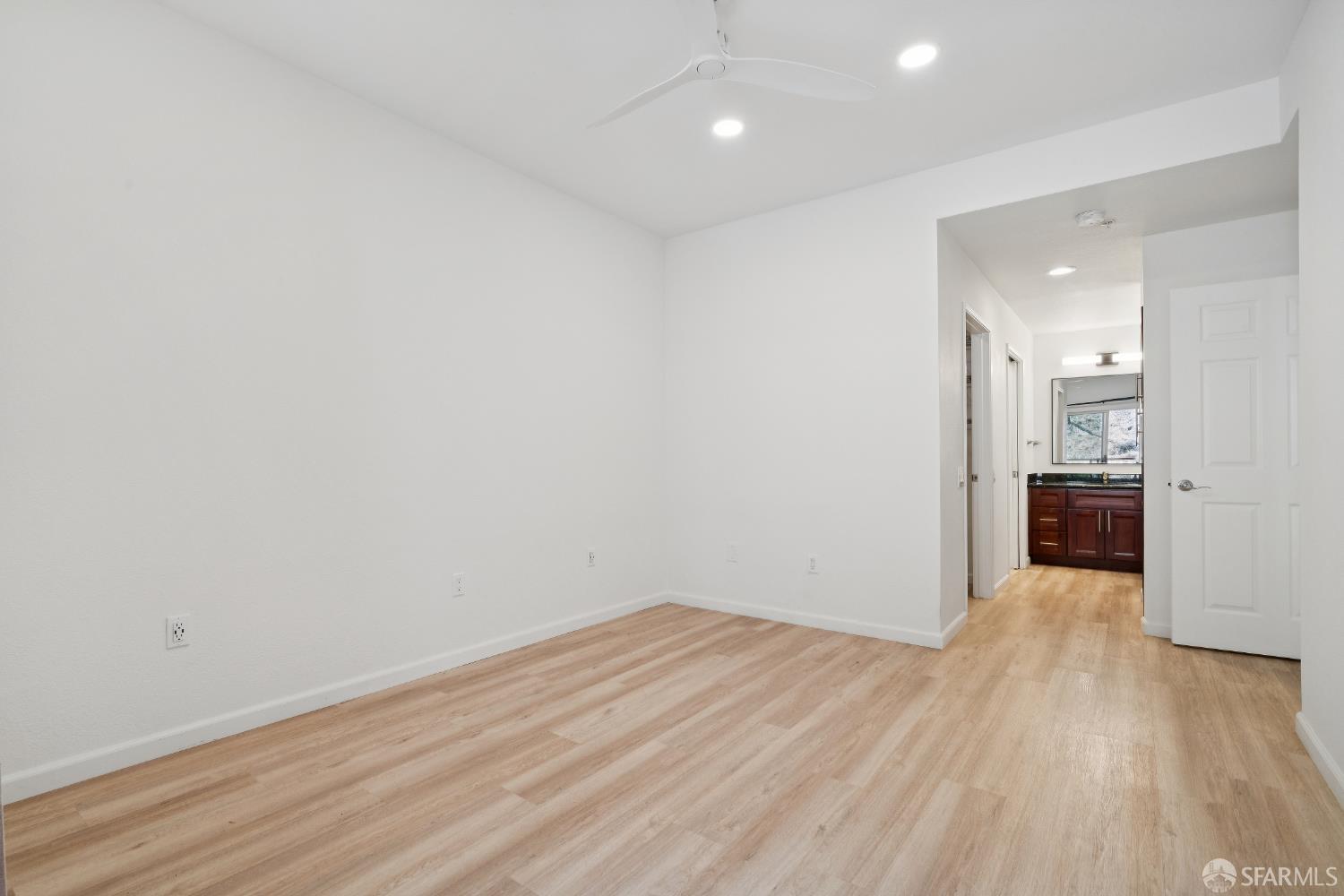Detail Gallery Image 19 of 33 For 200 Caldecott Ln #208,  Oakland,  CA 94618 - 2 Beds | 2 Baths