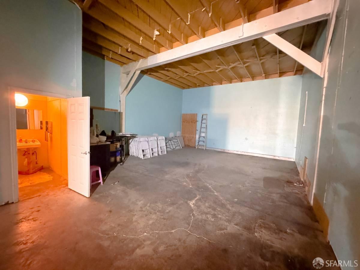 Detail Gallery Image 8 of 9 For 5420 International Blvd, Oakland,  CA 94601 - – Beds | – Baths