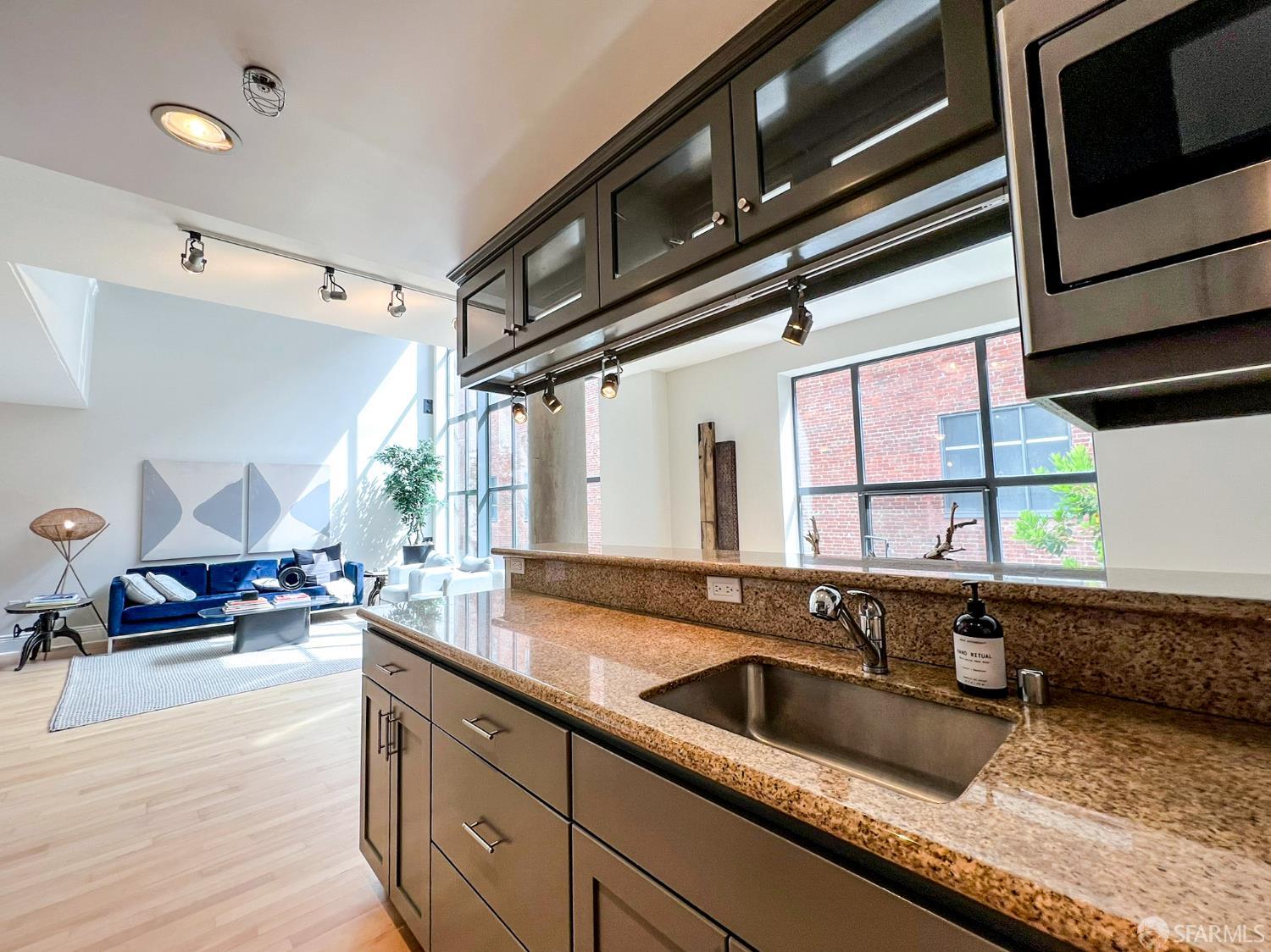 Detail Gallery Image 13 of 29 For 1 Bluxome St #317,  San Francisco,  CA 94107 - 2 Beds | 1/1 Baths