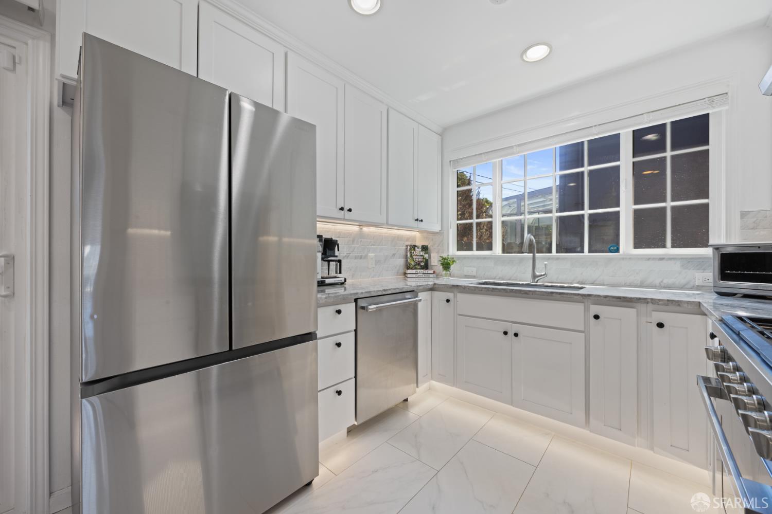 Detail Gallery Image 24 of 31 For 27 Fairway Dr, Daly City,  CA 94015 - 2 Beds | 1 Baths