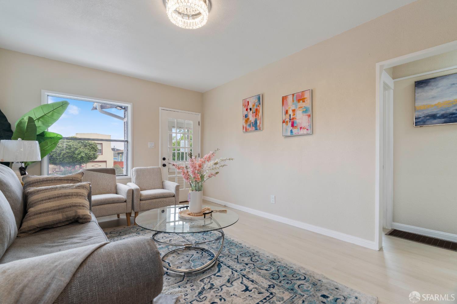 Detail Gallery Image 7 of 22 For 3644 Redding St, Oakland,  CA 94619 - 2 Beds | 1 Baths