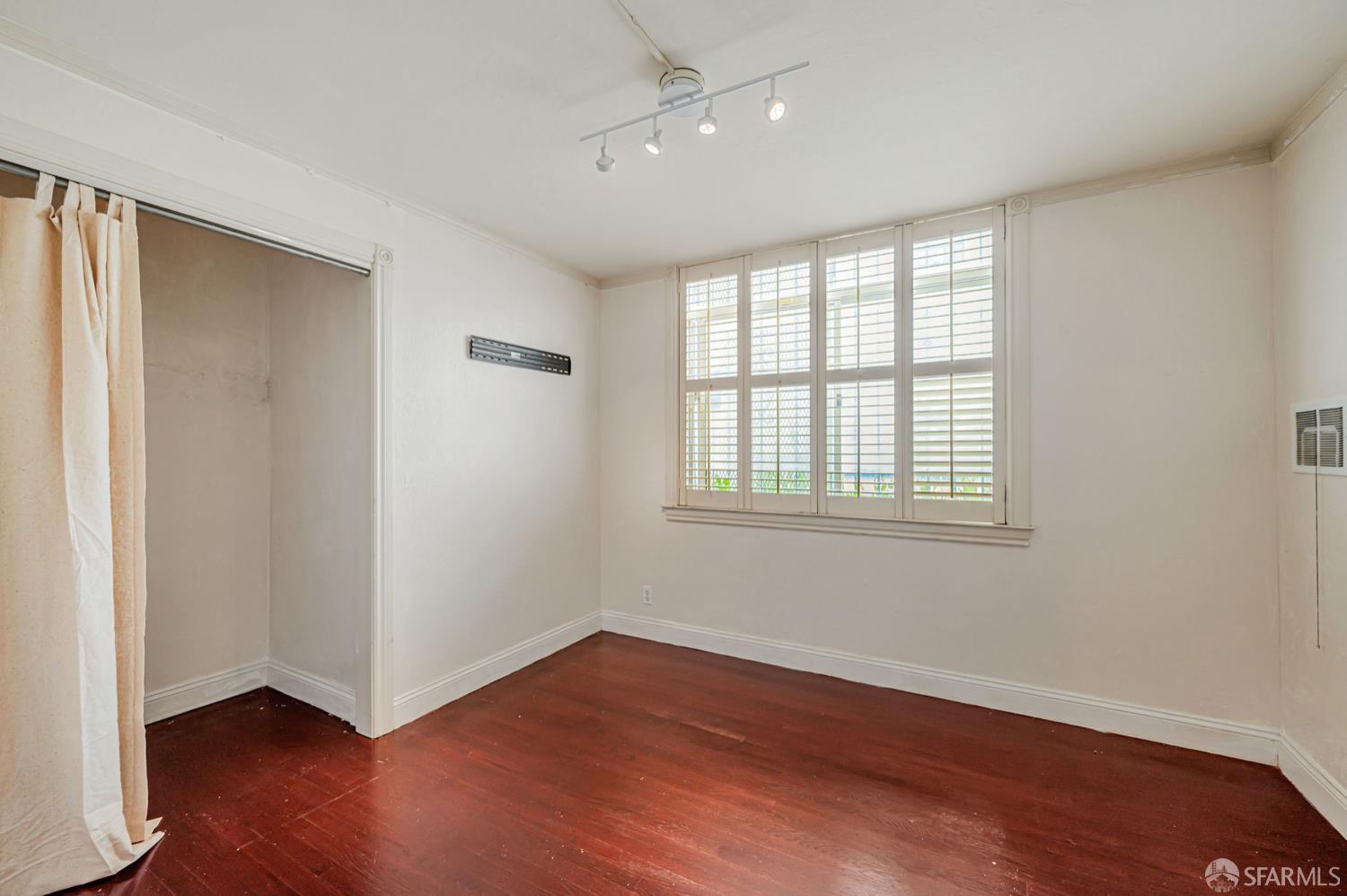 Photo #22: 425048855 Listing: Photo #22