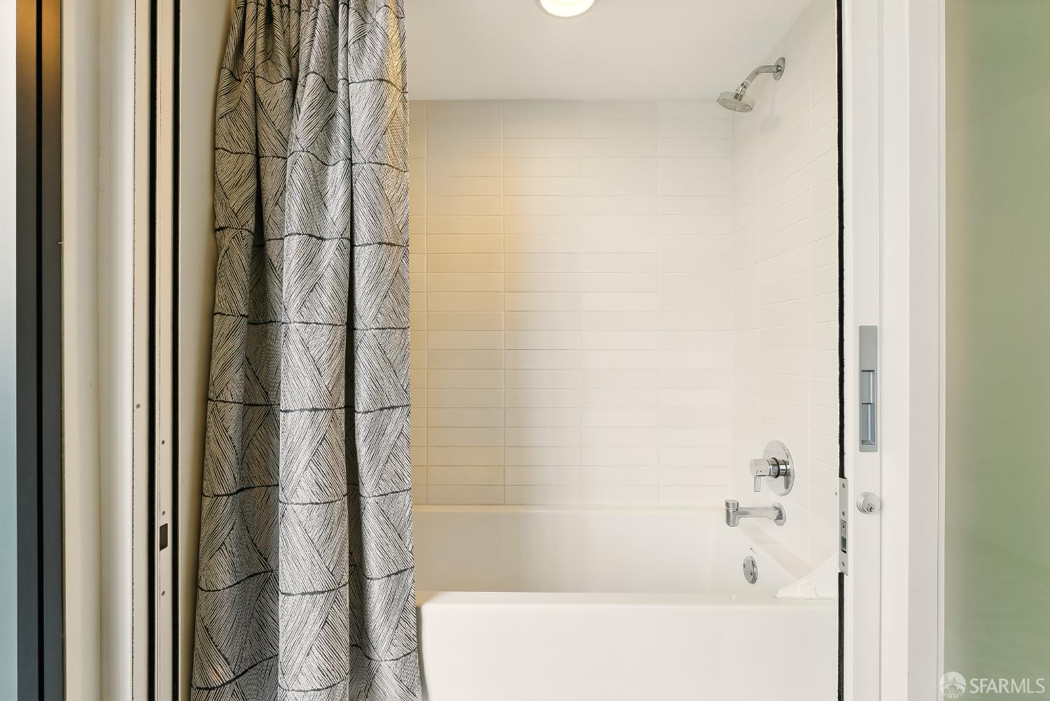 Photo #20: 425048112 Listing: Photo #20