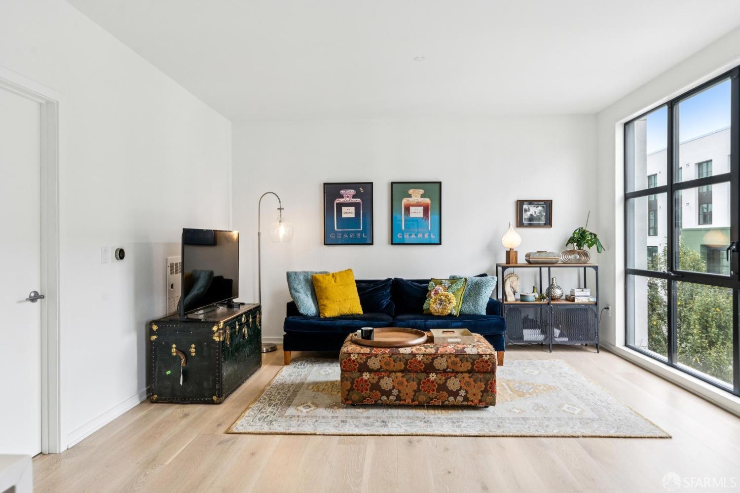 Photo #3: 425048495 Listing 