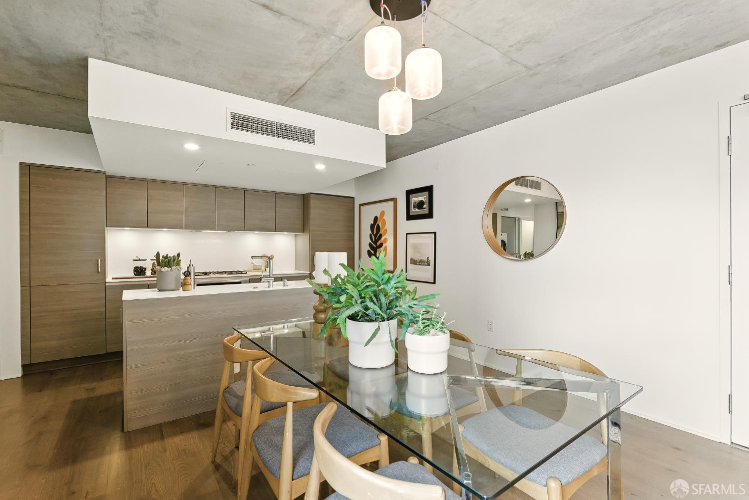 Photo #6: 425048112 Listing: Photo #6